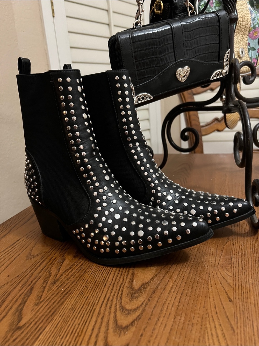 ShuShop Black Studded Western Chelsea Ankle Boots